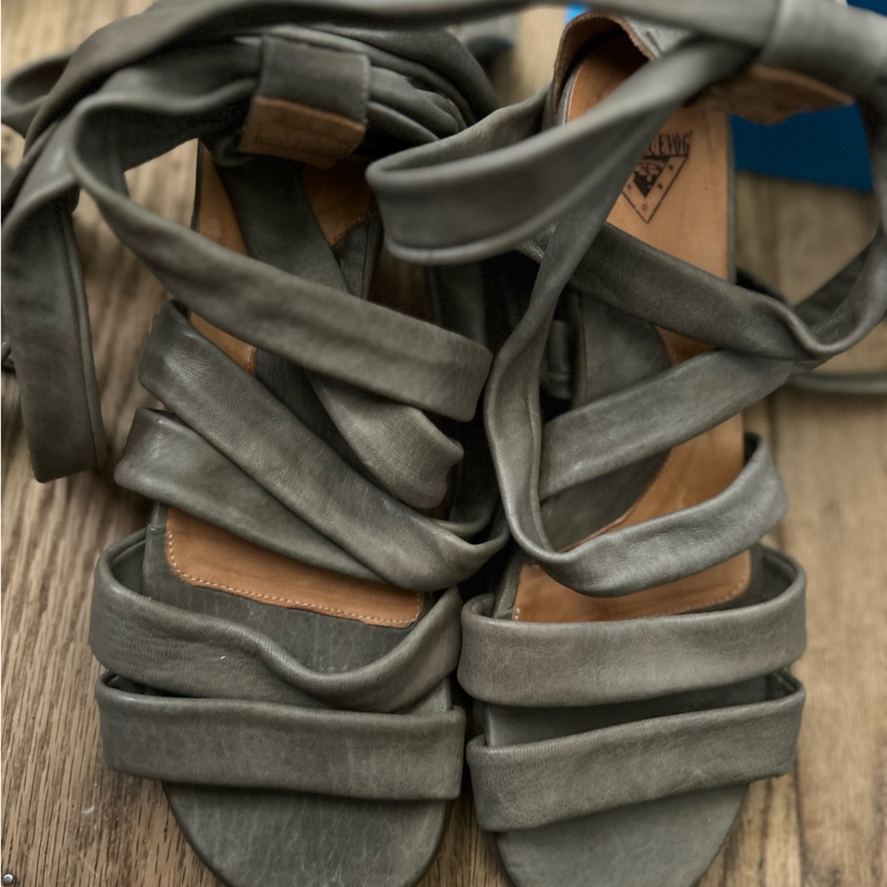 Fluevog Hopes Aspire ankle tie sandals 10 1/2